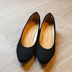 Dream Pairs "Mila" Black Faux Suede Chunky Heels Size 5.5